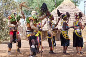 バサリの伝統ダンス